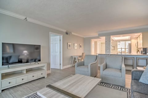Remodeled Redington Shores Gem on the Beach! Apartment in Redington Shores