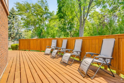 Bike & Kayak: Lakefront Prospect Heights Home House in Wheeling