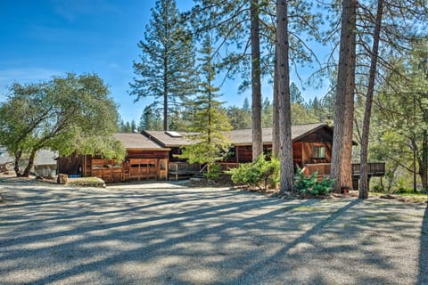 Groveland Cabin w/ Outdoor Perks & Game Room House in Groveland