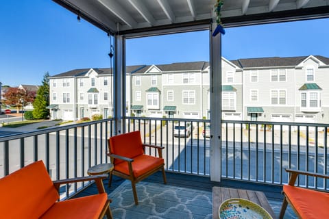 2 Mi to Beach: Townhome w/ Breezy Balcony! Apartment in Rehoboth Beach