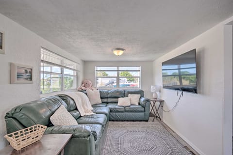 Gulf Views & Boat Dock: Sunny Hudson Escape! House in Hudson