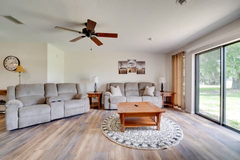 Walk to Lake: Geataway w/ Yard in Inverness House in Hernando