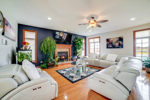 Dyer Family Escape - 20 Mi to Lake Michigan! Apartment in Indiana