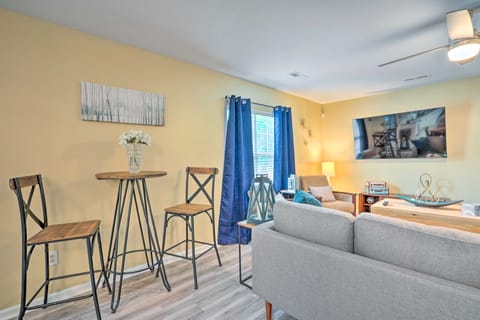 20 Mi to Charleston: Group Getaway in Summerville! House in Summerville