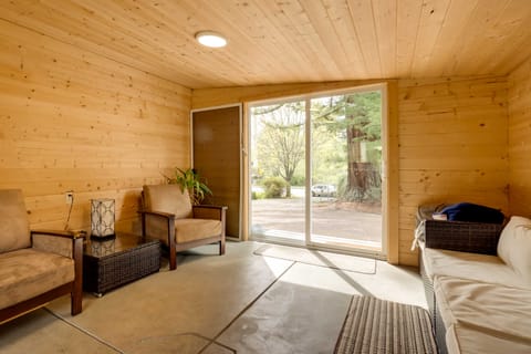 Brookings Home w/ Deck, 1/2 Mi to Harris Beach! House in Brookings