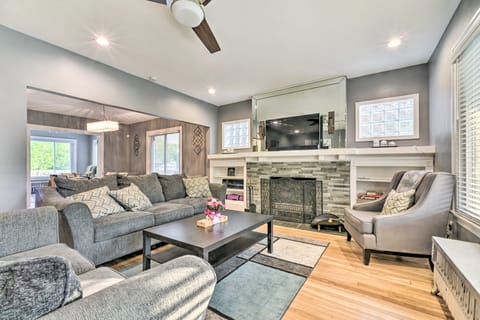 Elegant Detroit Home w/ Yard ~ 5 Mi to Dtwn! House in Detroit