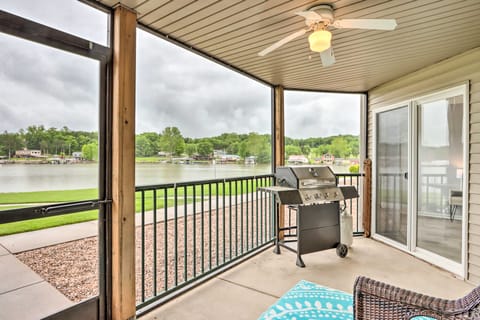 Poolside Fun! Lake-View Camdenton Condo Apartment in Ozark Mountains