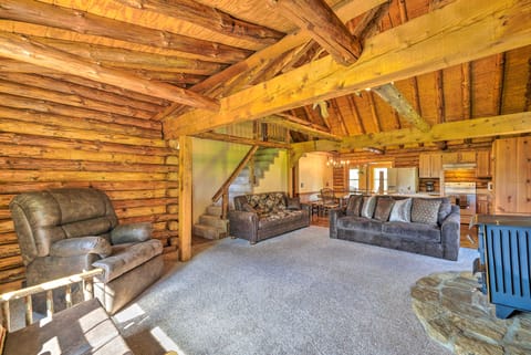 Rustic Zanesville Getaway w/ Expansive Yard! House in Ohio