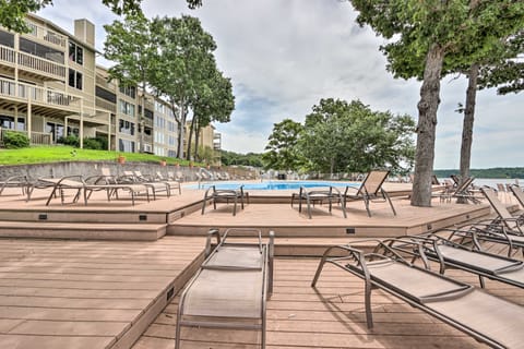 Lake-View Balcony, Pool Access! Osage Beach Gem Apartment in Lake of the Ozarks