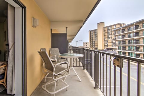 Steps to Ocean City Beach! Couples Retreat Apartment in Ocean City