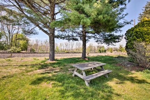 1 Mi to Hersheypark: Family Home w/ Game Room! House in Hershey