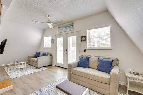 Cozy 3BR/3BA • Sleeps 9 • 0.3 Mi to Beach • PCB House in Lower Grand Lagoon