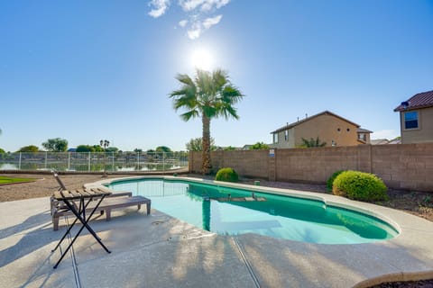 Avondale Abode: Pool, Lake Views & On-Site Fishing House in Avondale