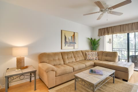 Isla Del Sol Condo ~ 2 Miles to St Pete Beach! Apartment in Isla del Sol