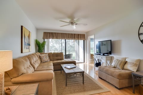 Isla Del Sol Condo ~ 2 Miles to St Pete Beach! Apartment in Isla del Sol