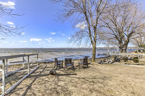 Bright Cecil Home w/ Boat Dock & Lake Access! House in Wisconsin