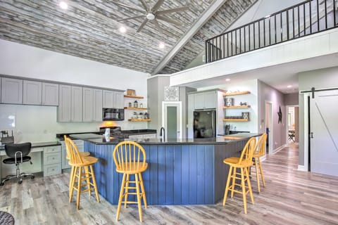 Outdoor Entertainment Space: Home in McQueeney House in McQueeney