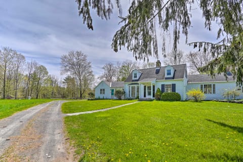 Quaint Woodstock Escape - 2 Mi to Tinker St! House in West Hurley