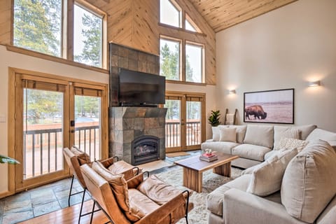 2 Mi to Dtwn: Leadville Haven w/ 2 Furnished Decks House in Colorado