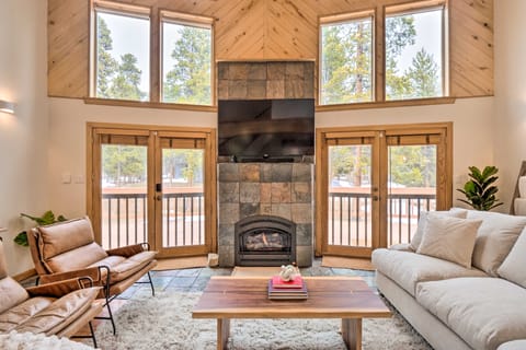 2 Mi to Dtwn: Leadville Haven w/ 2 Furnished Decks House in Colorado