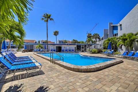 Sip, Sunbathe & Relax Poolside: Madeira Beach Gem! Apartment in Madeira Beach