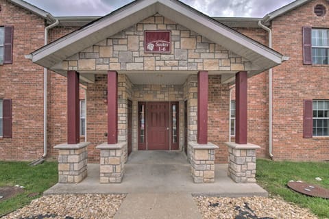 2 Mi to Branson Strip: Family Home w/ Balcony! Apartment in Branson