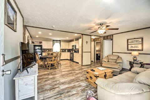 Cozy Hardin Retreat w/ Lake Kentucky View! House in Lake Barkley