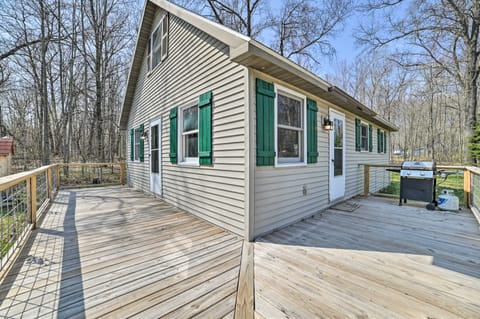 Family Cottage 3 Mi to Higgins Lake State Pk! House in Michigan