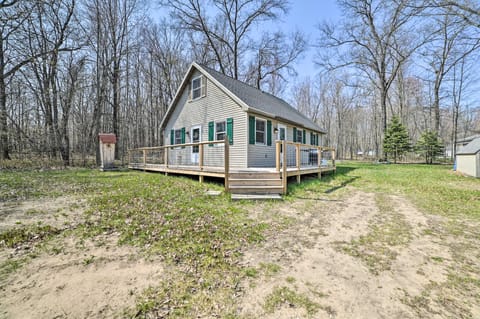 Family Cottage 3 Mi to Higgins Lake State Pk! House in Michigan