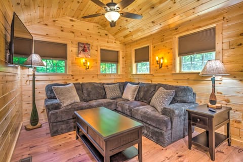 'Almost Heaven Too' 50-Acre Escape w/ Pond! House in Kentucky