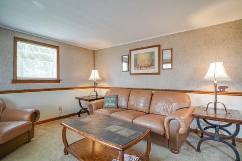 Dandridge Cabin in Inspiration Cove w/ Lake Access House in Douglas Lake