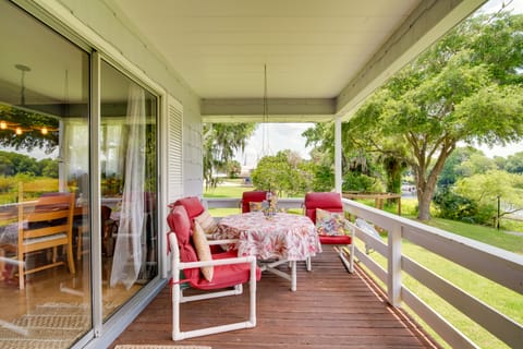 Docks + Balcony: Peaceful River Abode in Dunnellon Apartment in Dunnellon