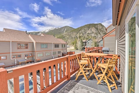 Frisco Mountain Hub: Walk to Main Street Apartment in Frisco