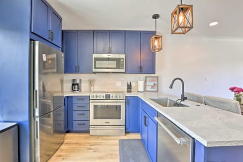 Frisco Mountain Hub: Walk to Main Street Apartment in Frisco