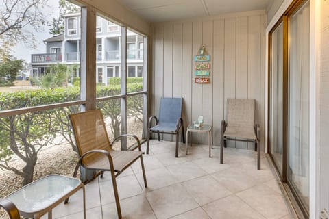 2 Mi to Ocean! Surfside Beach Condo w/ Patio Apartment in Surfside Beach