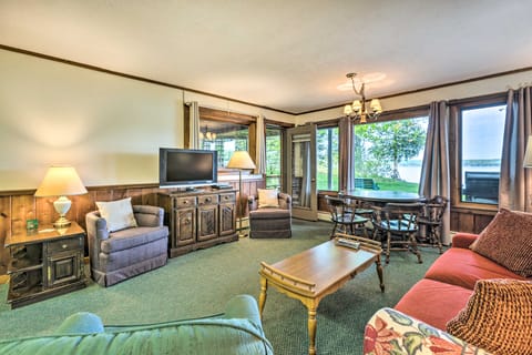 Waterfront Glenn Lake Condo: Gas Grill & Views Apartment in Glen Lake