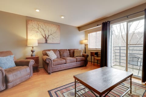Summit Perks w/ Year-Round Pool! Gatlinburg Condo Apartment in Gatlinburg