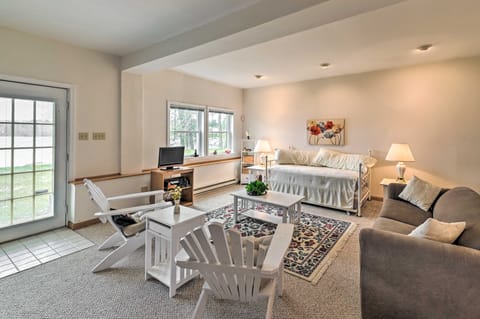 Lakefront Broadalbin Getaway w/ Deck + Kayaks House in Saratoga