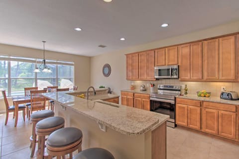 Outdoor Oasis w/ Pool: Davenport Resort Escape! House in Loughman