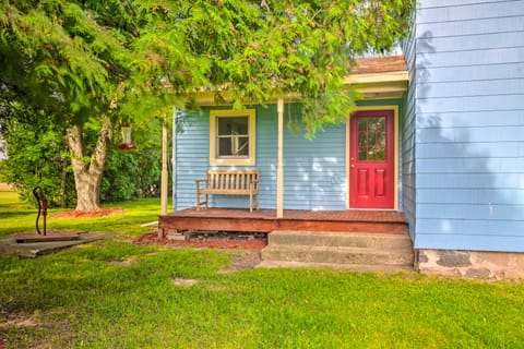 7 Mi to Seneca Lake: Family Retreat in Stanley House in Finger Lakes