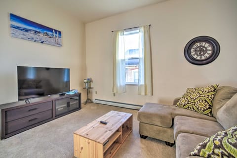 1/2 Mi to Windham Mtn: Main Street Condo Apartment in Windham