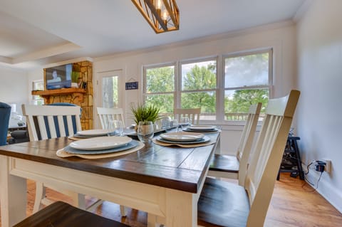 Waterfront Sparta Home w/ Game Room & Fire Pit! House in Lake Sinclair