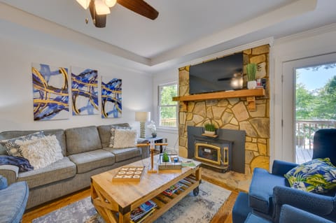 Waterfront Sparta Home w/ Game Room & Fire Pit! House in Lake Sinclair