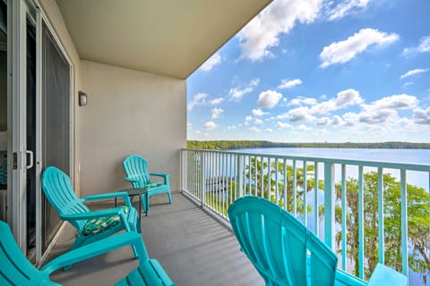 ~ 2 Mi to Disney & Universal: Orlando Resort Condo Apartment in Orlando