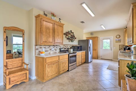 Bertram Ranch Property w/ Patio & Gas Grill! House in Rio Grande