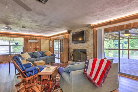 Charming Abode w/ Dock on the Suwannee River House in Florida