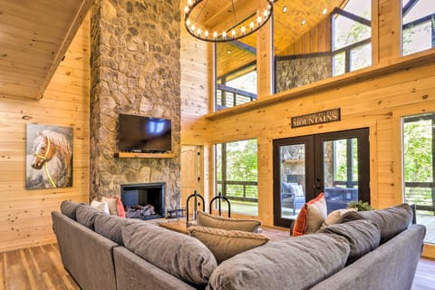 Riverfront Blue Ridge Escape w/ Scenic Views! House in Georgia