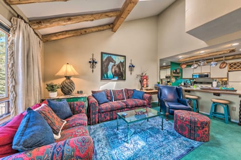 Eclectic Home w/ Deck: 4 Miles to Ski Cloudcroft! Apartment in Cloudcroft