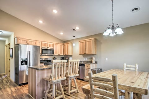 Breezy Point Cabin w/ Fire Pit - Walk to Lake House in Breezy Point