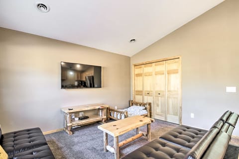 Breezy Point Cabin w/ Fire Pit - Walk to Lake House in Breezy Point